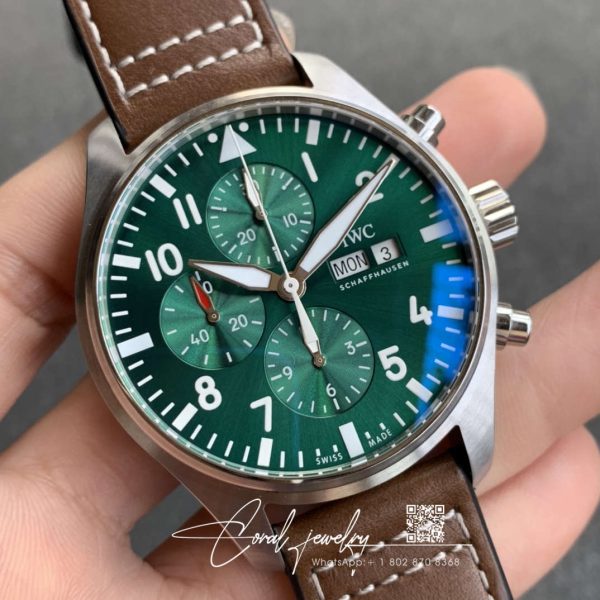 Replica Iwc Pilot Chronograph Iw377726 Zf Factory Green Dial (2)