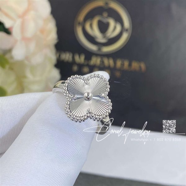 Van Cleef & Arpels Vintage Alhambra Ring 18k White Gold Vcarp9xi00 (1)