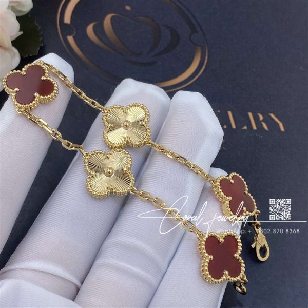 Van Cleef & Arpels Vintage Alhambra Bracelet, 5 Motifs Vcarp7rp00 – Yellow Gold Edition (1)