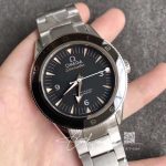 Replica Omega Seamaster Planet Ocean 233.30.41.21.01.001 Vs Factory Black Dial (3)