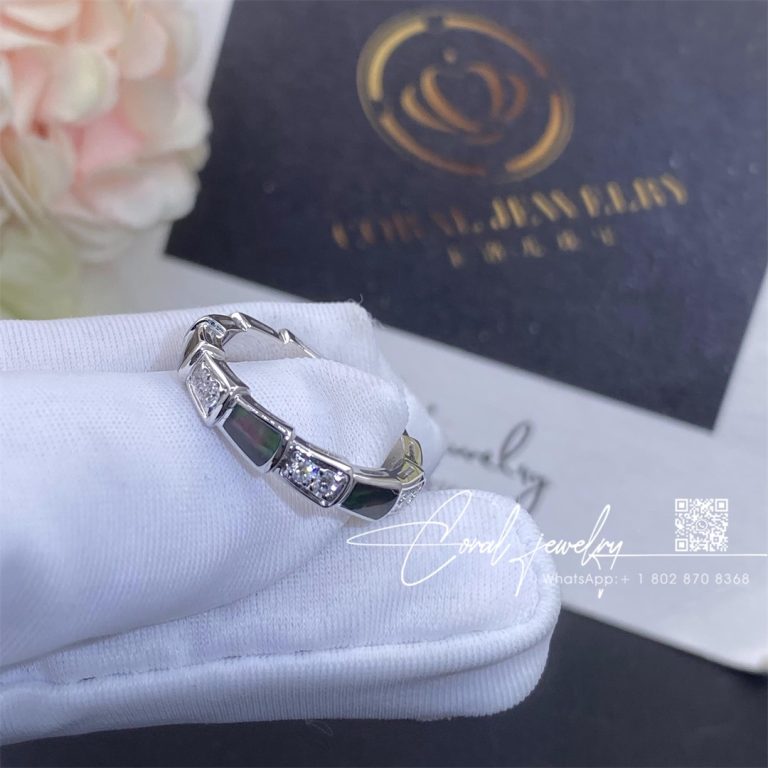 Bulgari Serpenti Viper 18 Kt White Gold Thin Ring Set With Grey Mother Of Pear Elements And Pavé Diamonds An857934 (2)