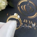 Marli Cleo Diamond Slim Ring In Yellow Gold White Agate Cleo R1 (2)