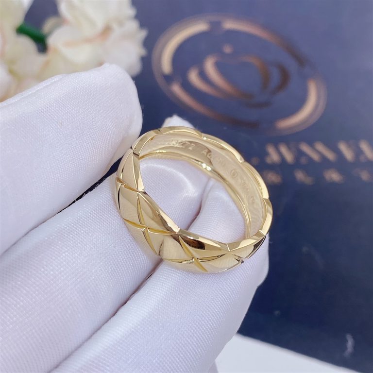 Chanel Coco Crush Ring Quilted Motif, Small Version, 18k Yellow Gold J10571 (5)