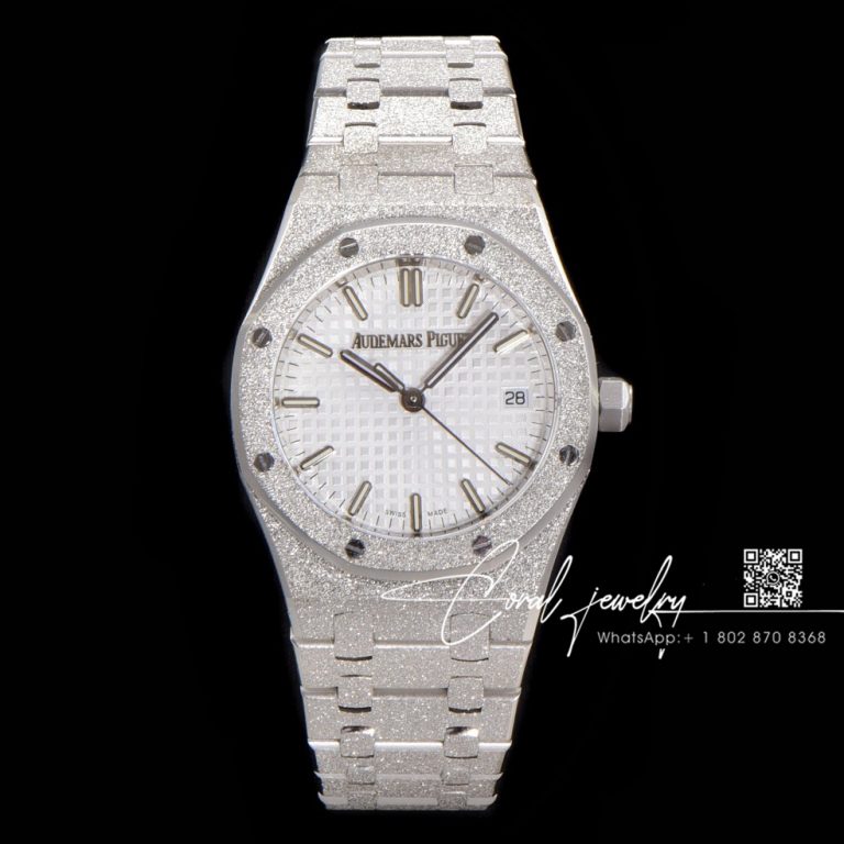 Replica Audemars Piguet Royal Oak Frosted Gold Quartz 33mm 67653 Omf Ss Silver Dial Swiss 3132 (1)