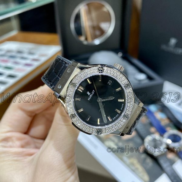 Replica Hublot Classic Fusion Automatic 33mm Hbf Ss & Diamond Black Dial Black Leather Strap Swiss Quartz Movement (1)